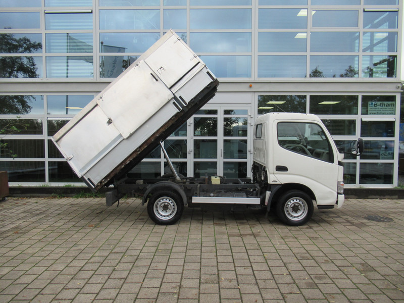 Toyota Dyna 100 3.0 D-4D 80KW Comfort Veegvuilkipper Tipper - Van jungkit: gambar 4 Toyota Dyna 100 3.0 D-4D 80KW Comfort Veegvuilkipper Tipper - Van jungkit: gambar 4