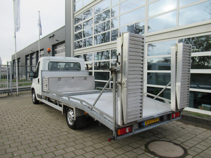 Peugeot Boxer 335 2.0 HDI 96KW L4 Oprijwagen Machinetransporter - Van pengiriman: gambar 4 Peugeot Boxer 335 2.0 HDI 96KW L4 Oprijwagen Machinetransporter - Van pengiriman: gambar 4