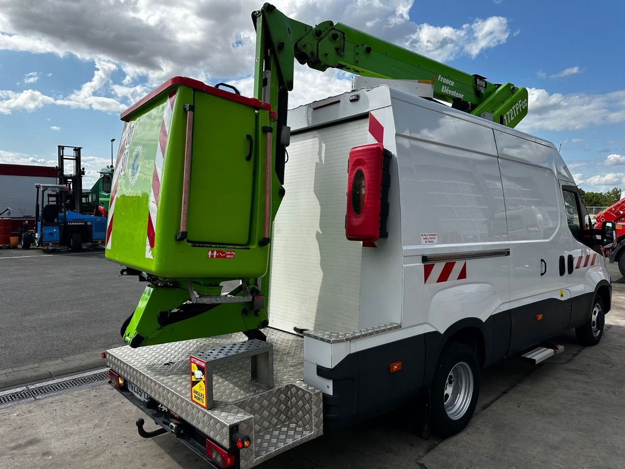 Iveco Daily 50C18 Hi-Matic/17m/Euro6/2-Punkt - Platform udara yang dipasang di truk: gambar 5 Iveco Daily 50C18 Hi-Matic/17m/Euro6/2-Punkt - Platform udara yang dipasang di truk: gambar 5
