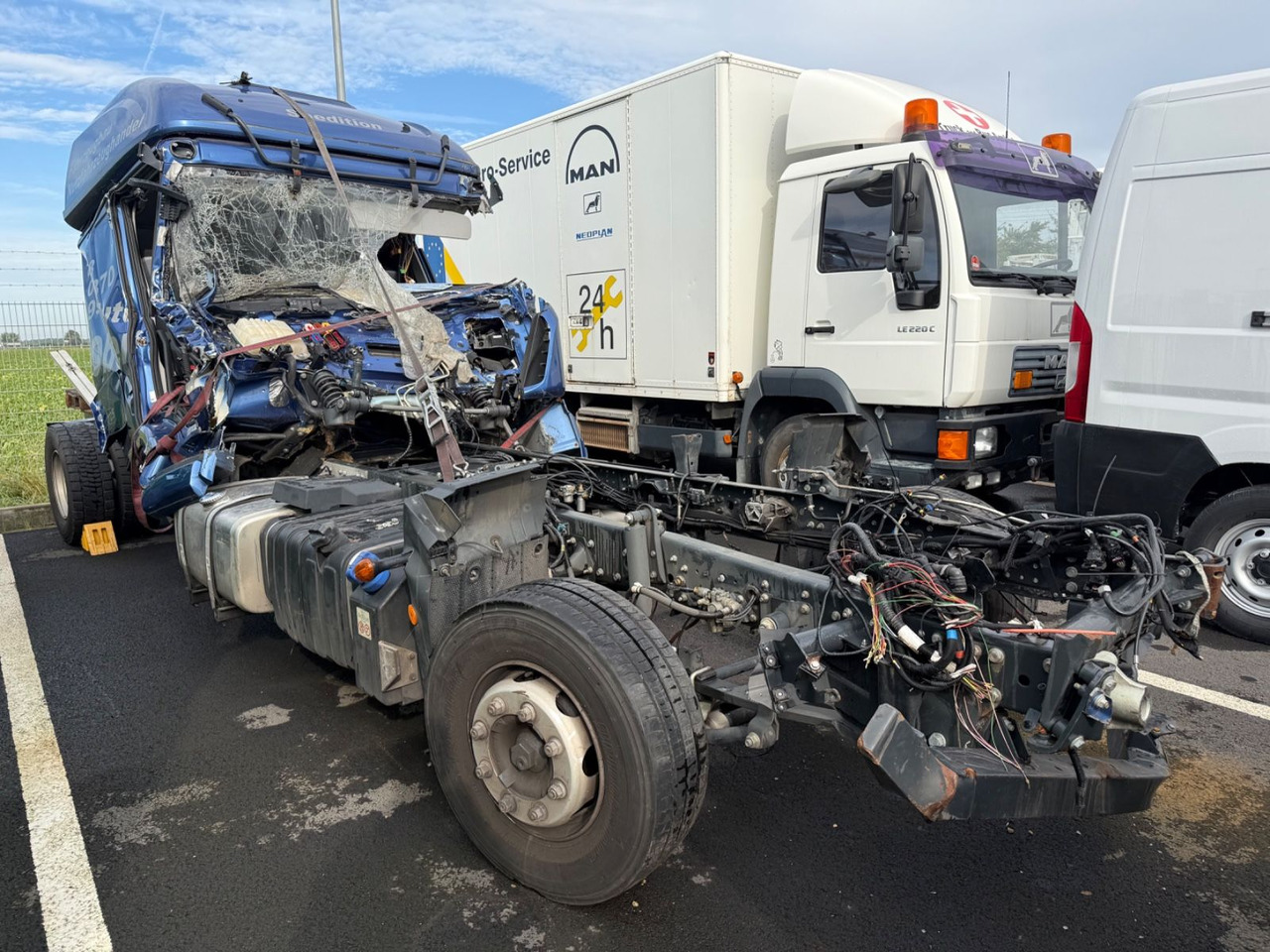 Iveco Eurocargo 110EL250 Unfallchassis - Truk pengangkut mobil: gambar 2 Iveco Eurocargo 110EL250 Unfallchassis - Truk pengangkut mobil: gambar 2