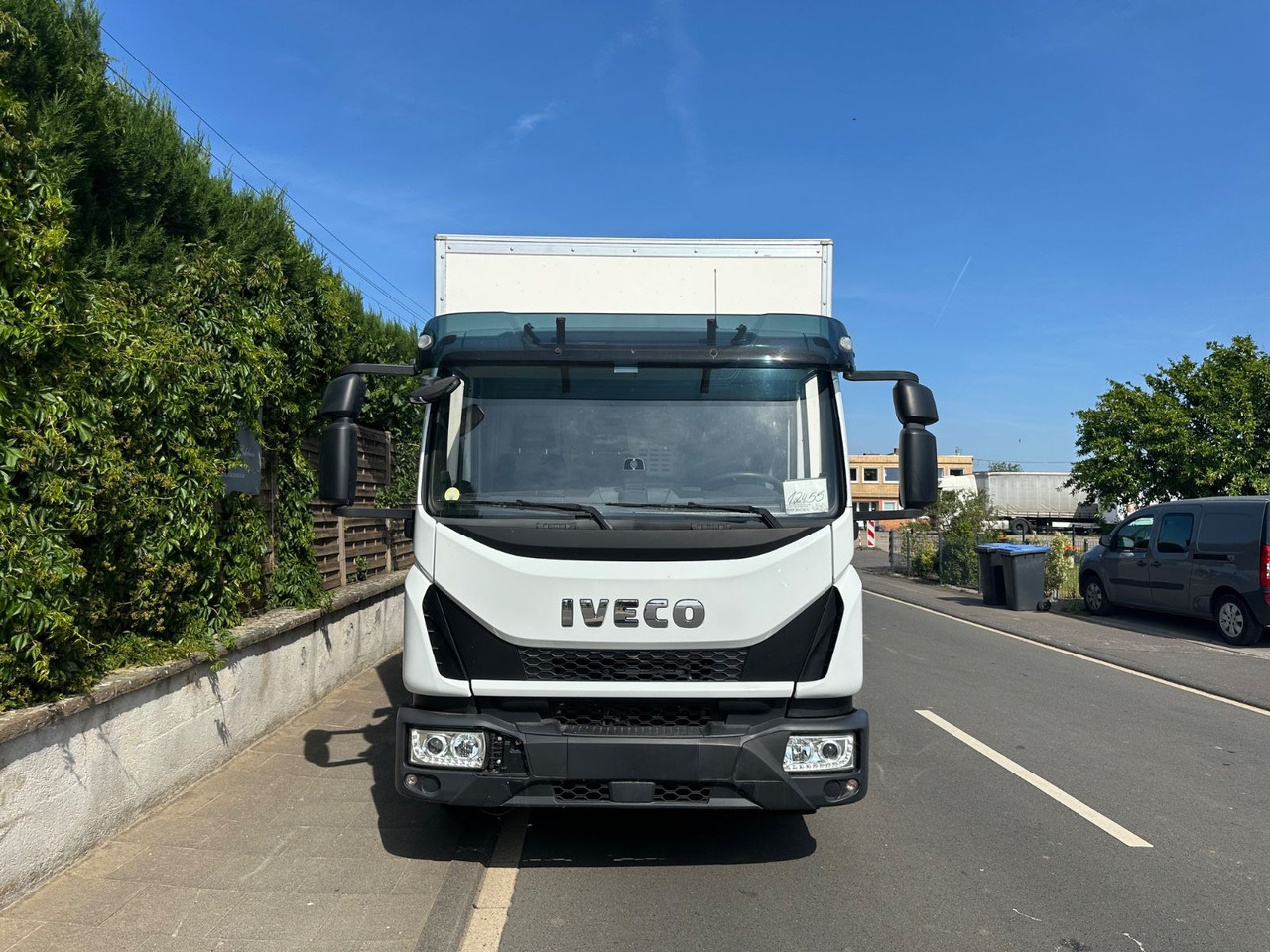 Iveco Eurocargo 75E19*Euro6*Aut*Koffer*LBW 1000kg** Iveco Eurocargo 75E19/Tüv neu/Koffer/LBW 1000kg/ - Truk box: gambar 2 Iveco Eurocargo 75E19*Euro6*Aut*Koffer*LBW 1000kg** Iveco Eurocargo 75E19/Tüv neu/Koffer/LBW 1000kg/ - Truk box: gambar 2