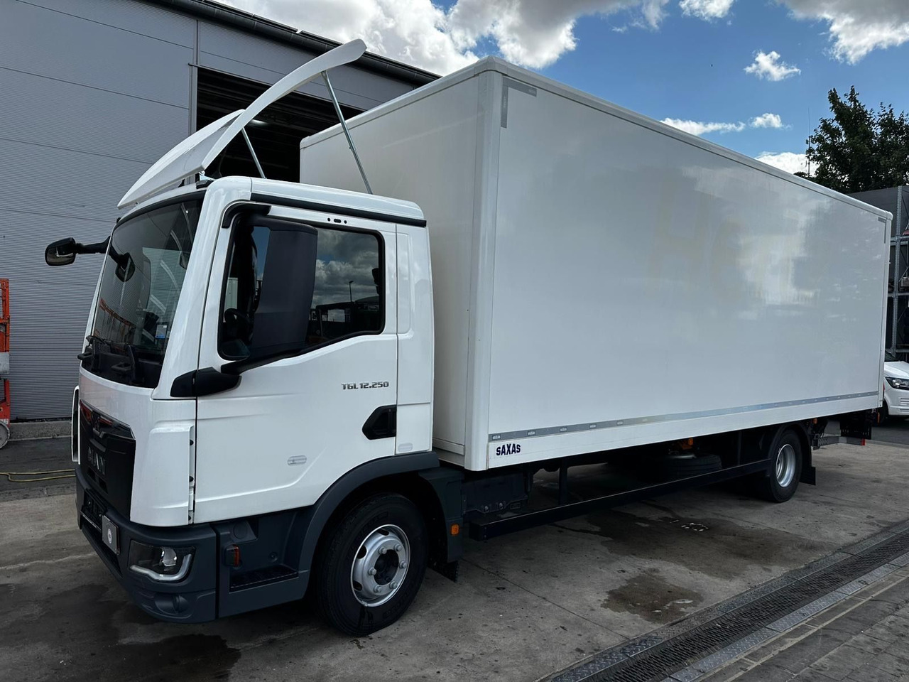 MAN TGL 12.250 /Ladebordwand/Automatik/Ahk - Truk box: gambar 1 MAN TGL 12.250 /Ladebordwand/Automatik/Ahk - Truk box: gambar 1