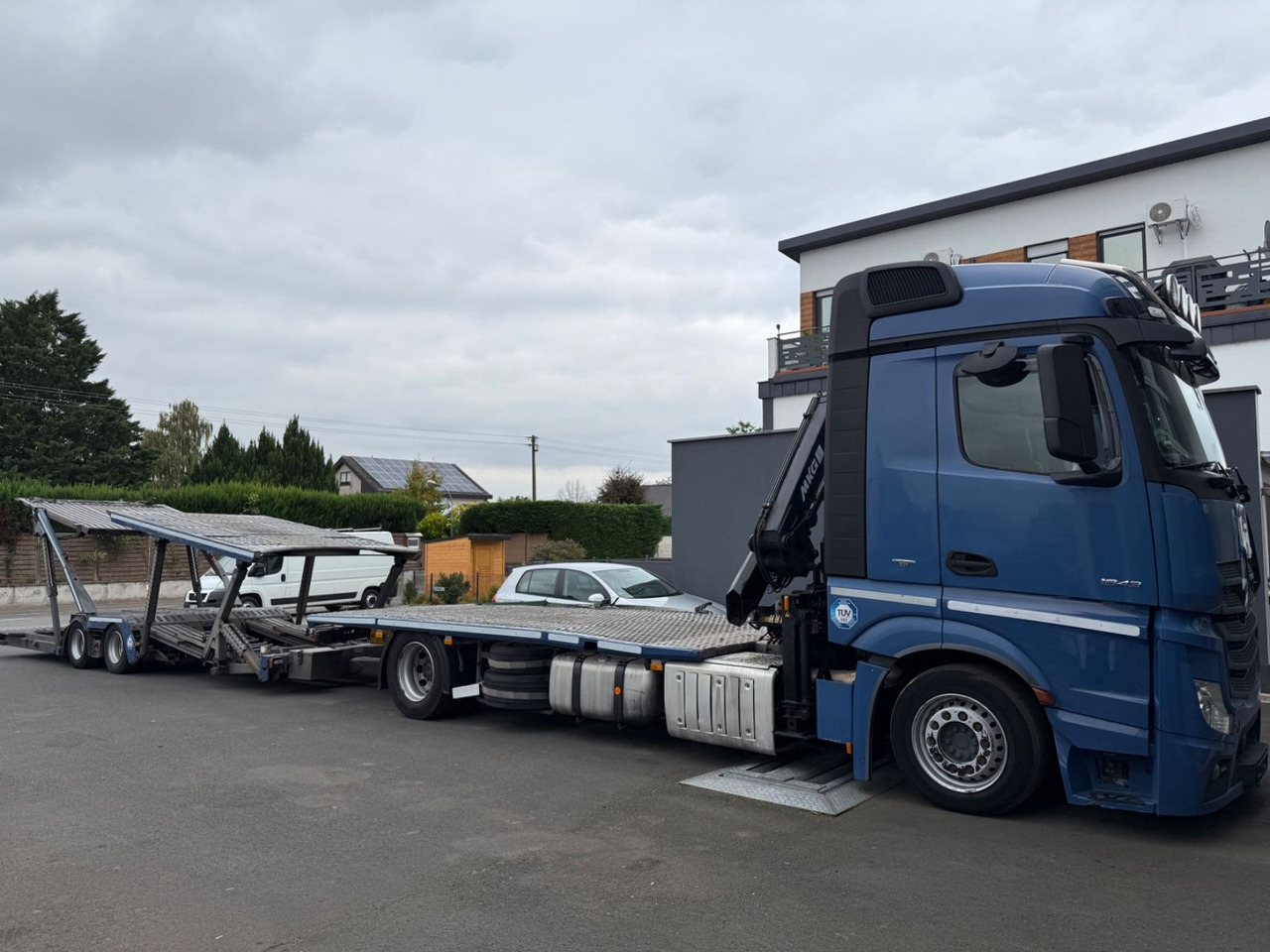 Mercedes-Benz Actros 1843 FVG 5-Zug / VDI 2700 / Kran MKG - Truk pengangkut mobil: gambar 1 Mercedes-Benz Actros 1843 FVG 5-Zug / VDI 2700 / Kran MKG - Truk pengangkut mobil: gambar 1