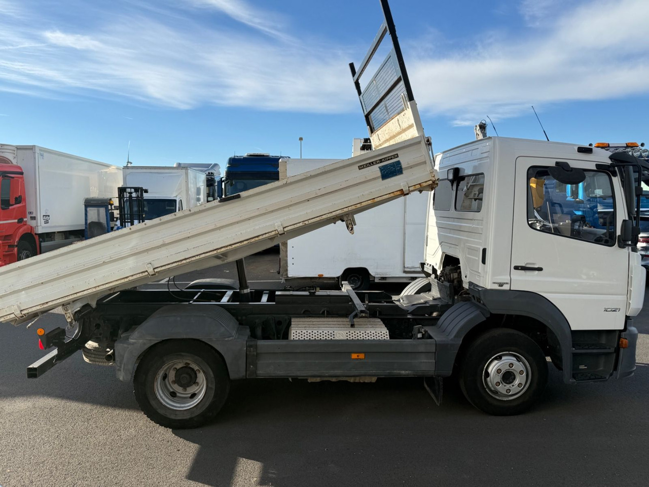 Mercedes-Benz Atego 3 4x2 1021 Meiller, Ahk, Klima, Tüv neu - Truk jungkit: gambar 4 Mercedes-Benz Atego 3 4x2 1021 Meiller, Ahk, Klima, Tüv neu - Truk jungkit: gambar 4