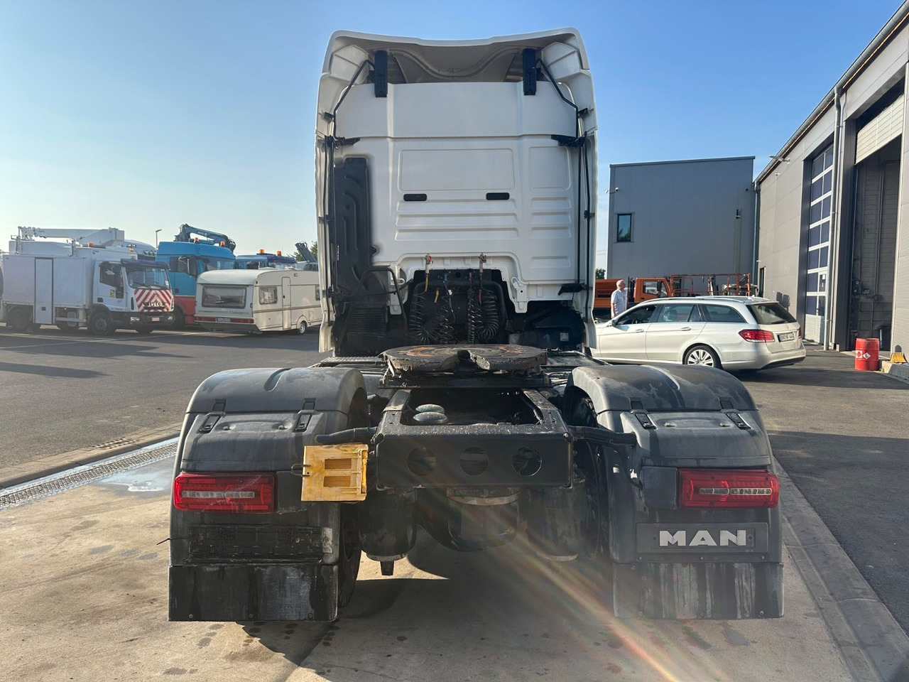 MAN TGX 18.460 Retarder/Kipphydraulik/Differenzialsp - Tractor head: gambar 3 MAN TGX 18.460 Retarder/Kipphydraulik/Differenzialsp - Tractor head: gambar 3