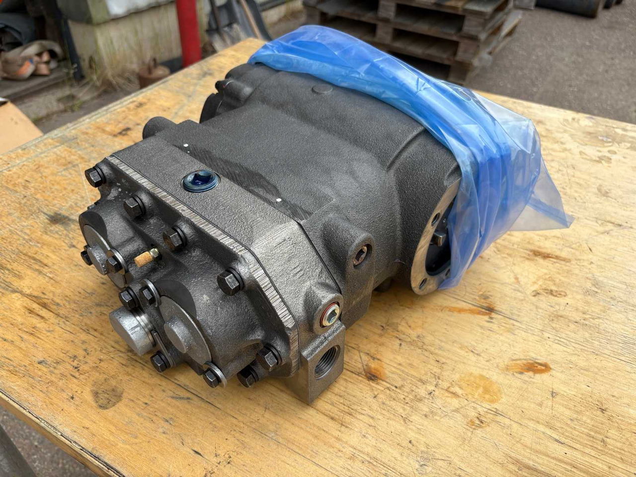 Air Dryer Compressor Cummins ST-676 - Kompresor rem udara untuk Truk: gambar 2 Air Dryer Compressor Cummins ST-676 - Kompresor rem udara untuk Truk: gambar 2