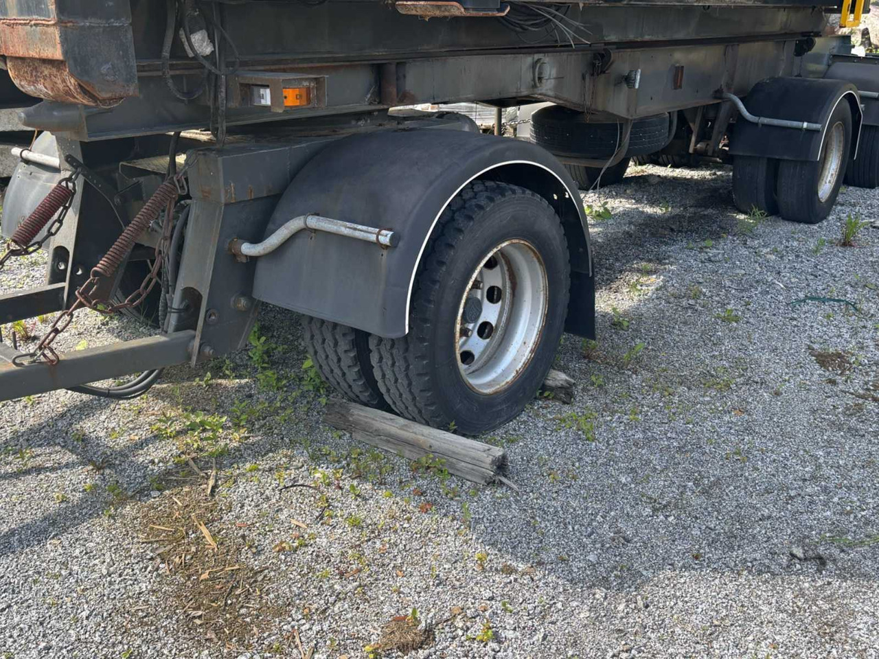 Hooklift trailer Kome - Trailer lewati: gambar 3 Hooklift trailer Kome - Trailer lewati: gambar 3