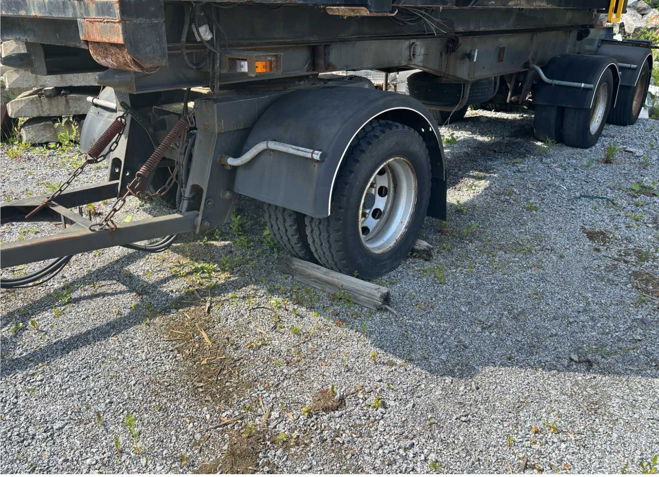 Hooklift trailer Kome - Trailer lewati: gambar 1 Hooklift trailer Kome - Trailer lewati: gambar 1