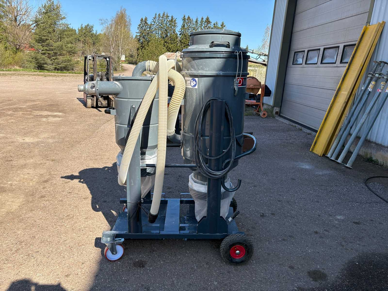 Industrial vacuum cleaner Delfin DM3 - Peralatan lainnya: gambar 1 Industrial vacuum cleaner Delfin DM3 - Peralatan lainnya: gambar 1