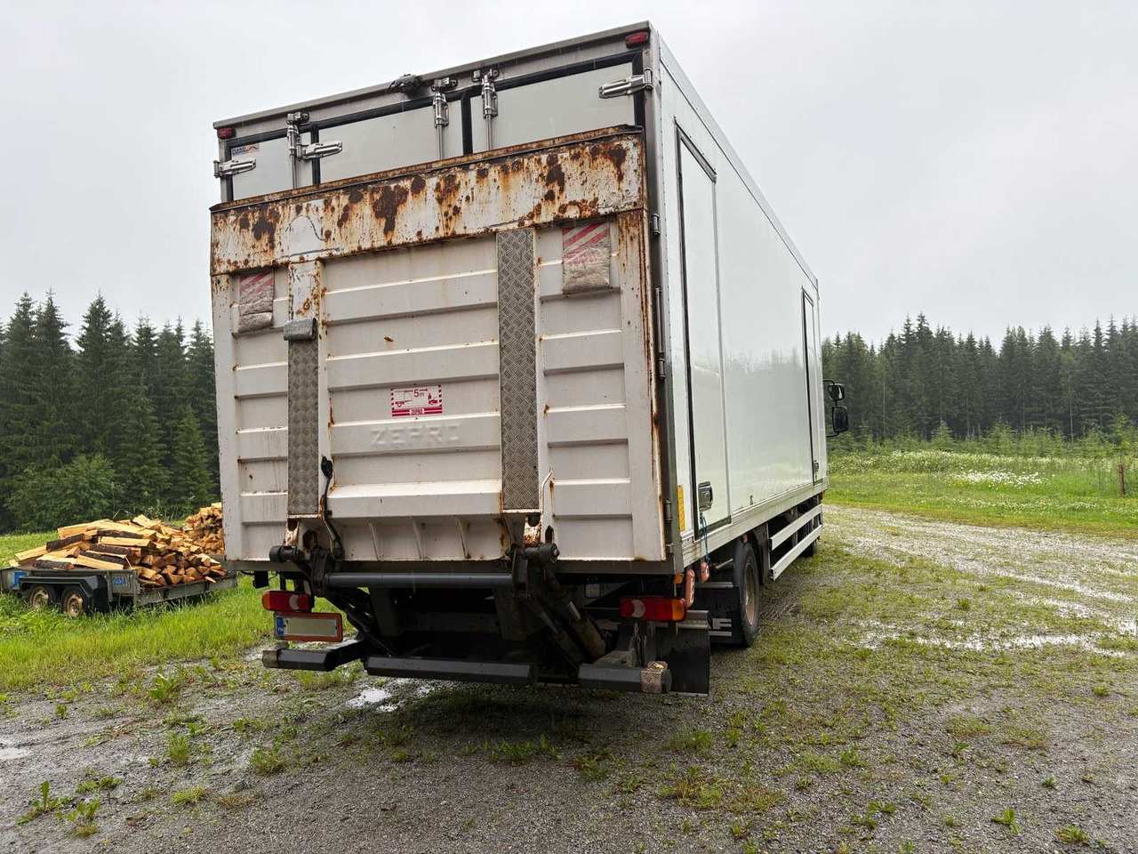 Refrigerated truck DAF LF 45.220 6.7 - Truk berpendingin: gambar 2 Refrigerated truck DAF LF 45.220 6.7 - Truk berpendingin: gambar 2