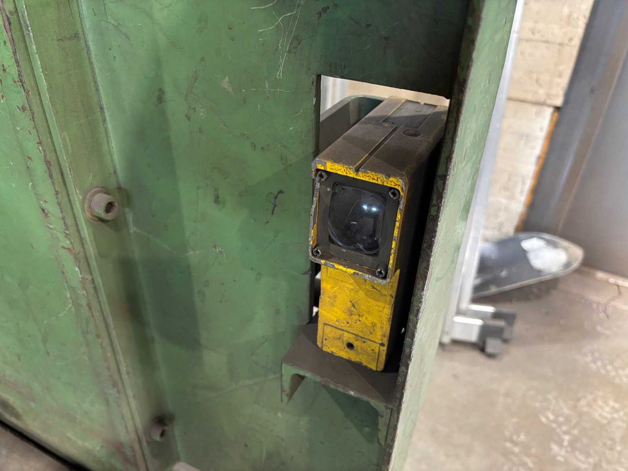 Mesin pengerjaan logam Sheet Metal Cutter LVD MVS 31/20 + Plate Feed Table: gambar 17