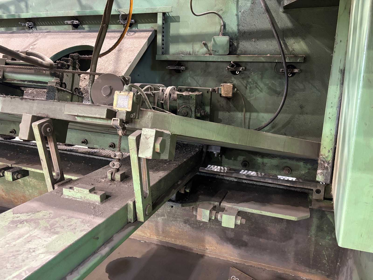 Mesin pengerjaan logam Sheet Metal Cutter LVD MVS 31/20 + Plate Feed Table: gambar 11