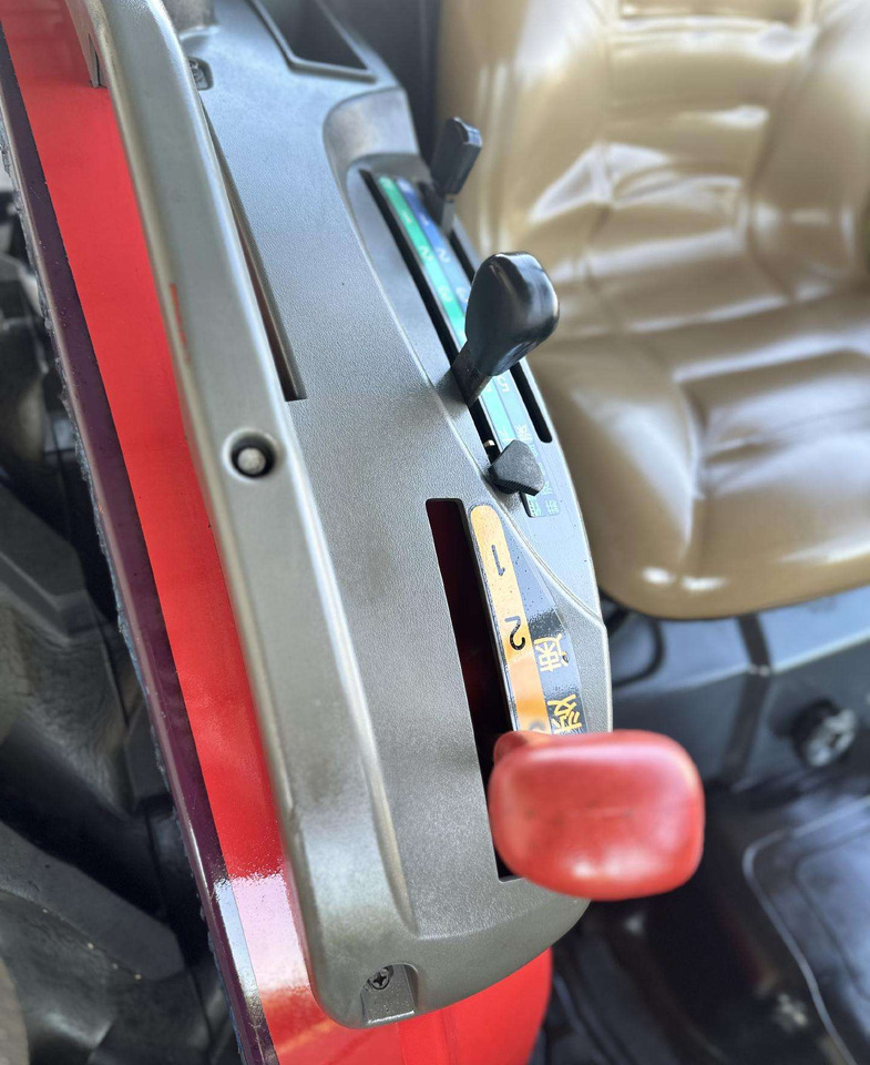 Yanmar EF222 - Traktor: gambar 3 Yanmar EF222 - Traktor: gambar 3