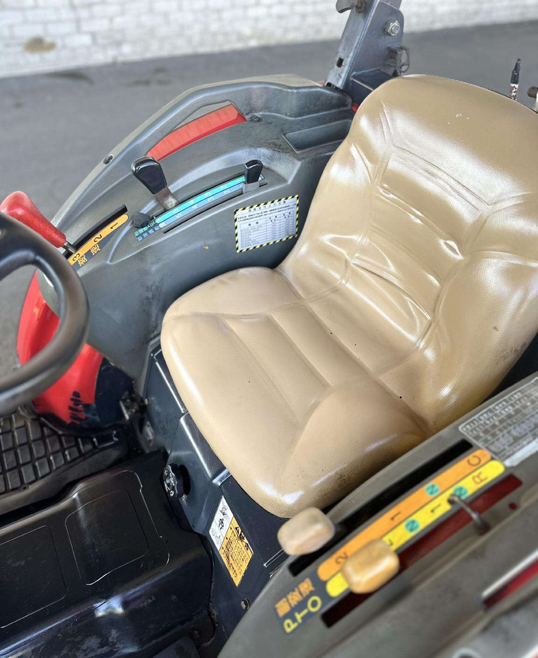 Yanmar EF222 - Traktor: gambar 5 Yanmar EF222 - Traktor: gambar 5