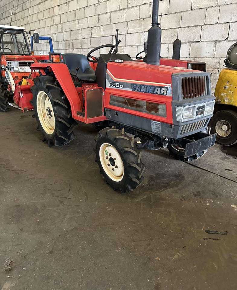 Yanmar F20 - Traktor: gambar 4 Yanmar F20 - Traktor: gambar 4