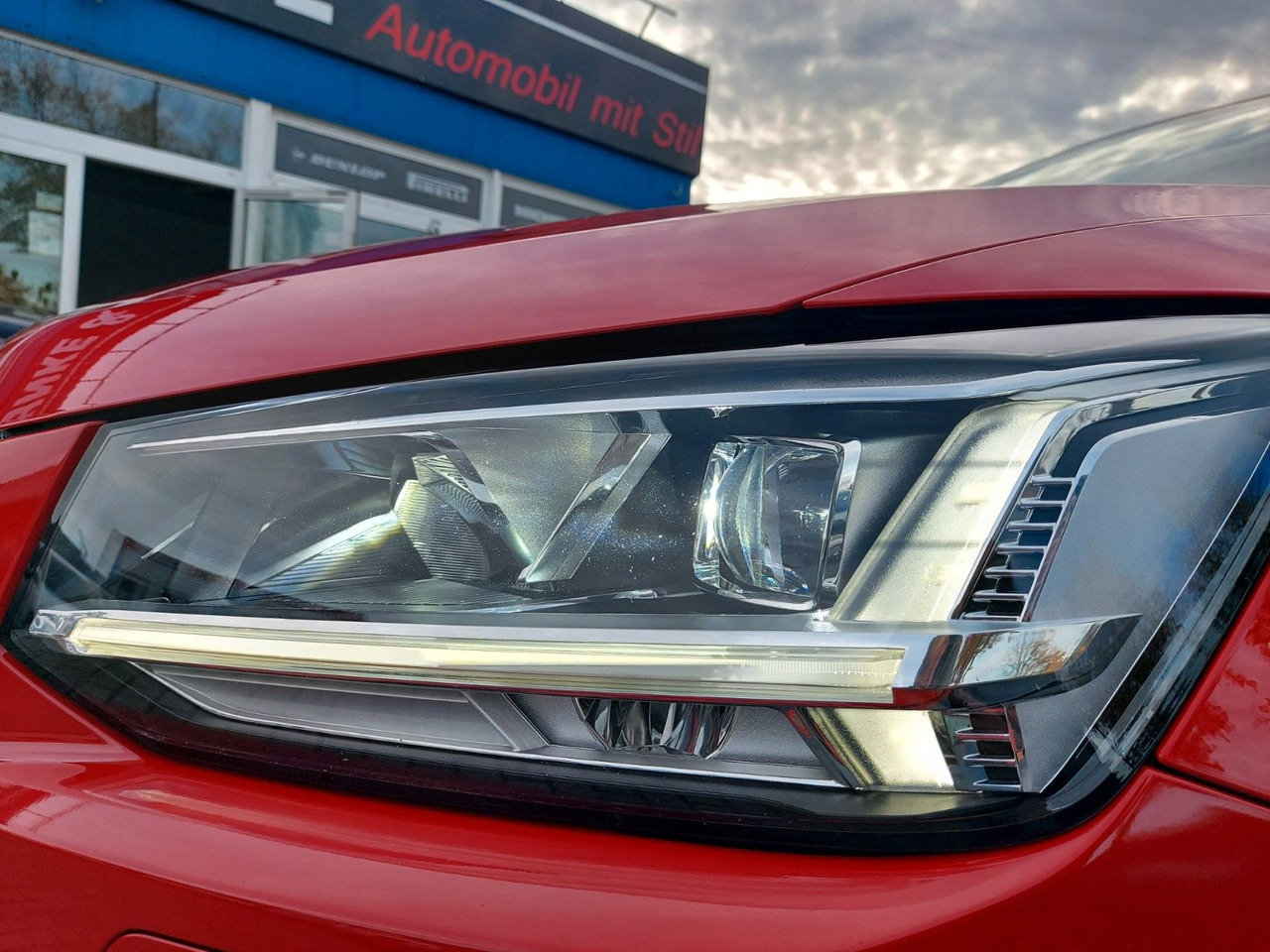 Audi Q2 40 TFSI quattro sport LED Leder Kamera AHK - Mobil SUV: gambar 2 Audi Q2 40 TFSI quattro sport LED Leder Kamera AHK - Mobil SUV: gambar 2