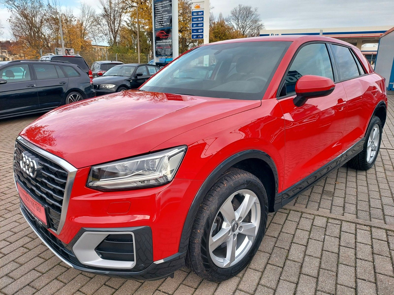 Audi Q2 40 TFSI quattro sport LED Leder Kamera AHK - Mobil SUV: gambar 5 Audi Q2 40 TFSI quattro sport LED Leder Kamera AHK - Mobil SUV: gambar 5