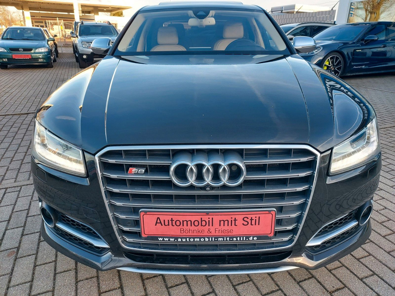 Audi S8 4.0 TFSI quattro Exclusiv Bose Night Massage - Mobil sedan: gambar 3 Audi S8 4.0 TFSI quattro Exclusiv Bose Night Massage - Mobil sedan: gambar 3