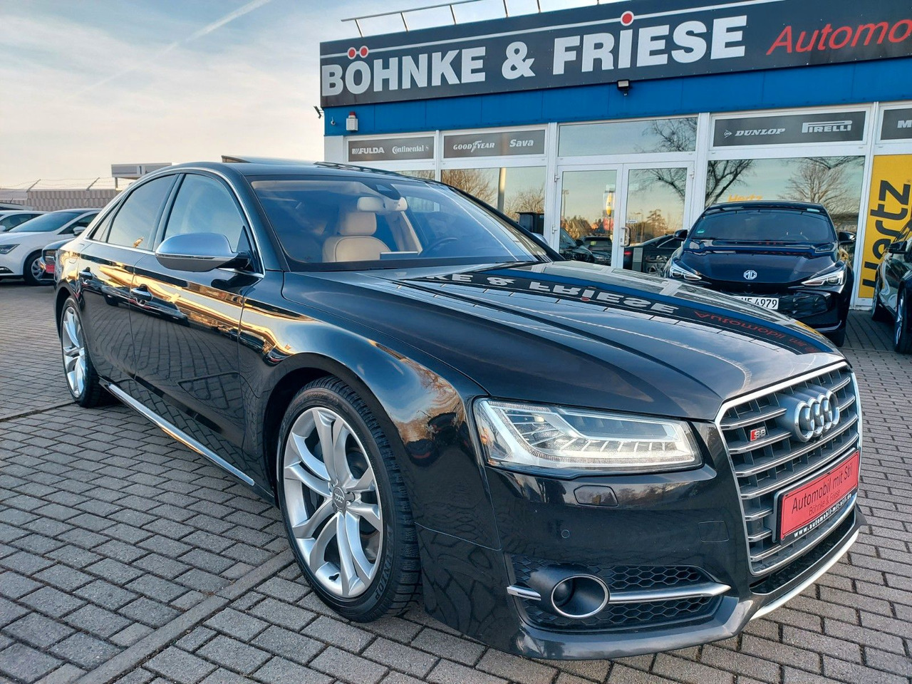 Audi S8 4.0 TFSI quattro Exclusiv Bose Night Massage - Mobil sedan: gambar 1 Audi S8 4.0 TFSI quattro Exclusiv Bose Night Massage - Mobil sedan: gambar 1