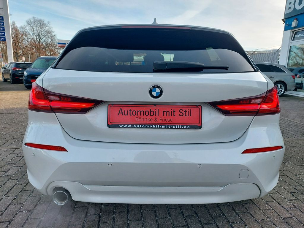 BMW 116 Baureihe 1 Lim. 116 i Aut.Advantage Navi LED - Mobil: gambar 5 BMW 116 Baureihe 1 Lim. 116 i Aut.Advantage Navi LED - Mobil: gambar 5