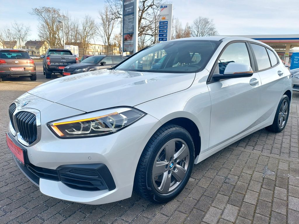 BMW 116 Baureihe 1 Lim. 116 i Aut.Advantage Navi LED - Mobil: gambar 3 BMW 116 Baureihe 1 Lim. 116 i Aut.Advantage Navi LED - Mobil: gambar 3