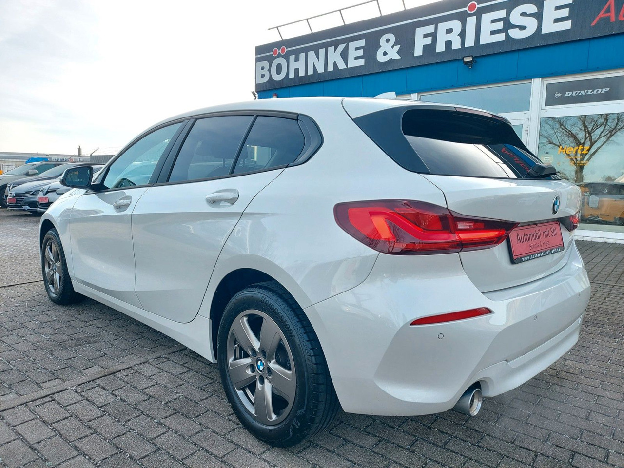 BMW 116 Baureihe 1 Lim. 116 i Aut.Advantage Navi LED - Mobil sedan: gambar 4 BMW 116 Baureihe 1 Lim. 116 i Aut.Advantage Navi LED - Mobil sedan: gambar 4