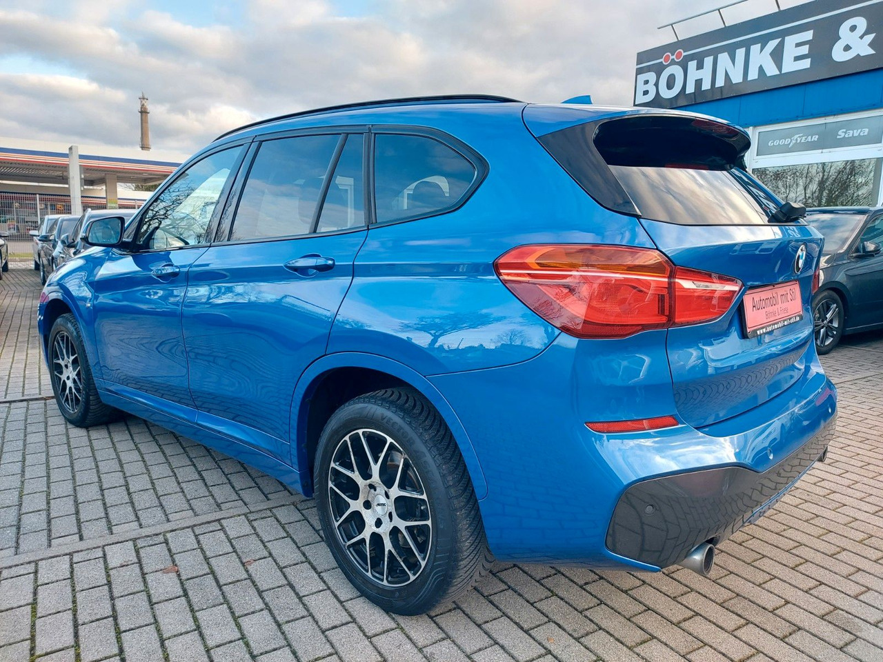 BMW X1 xDrive 20d M Sport LED SPORT 4X4 Alcantara - Mobil SUV: gambar 4 BMW X1 xDrive 20d M Sport LED SPORT 4X4 Alcantara - Mobil SUV: gambar 4