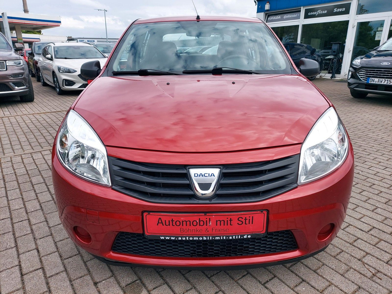 Dacia Sandero 1.4 MPI CD-Radio M+S - Mobil sedan: gambar 2 Dacia Sandero 1.4 MPI CD-Radio M+S - Mobil sedan: gambar 2