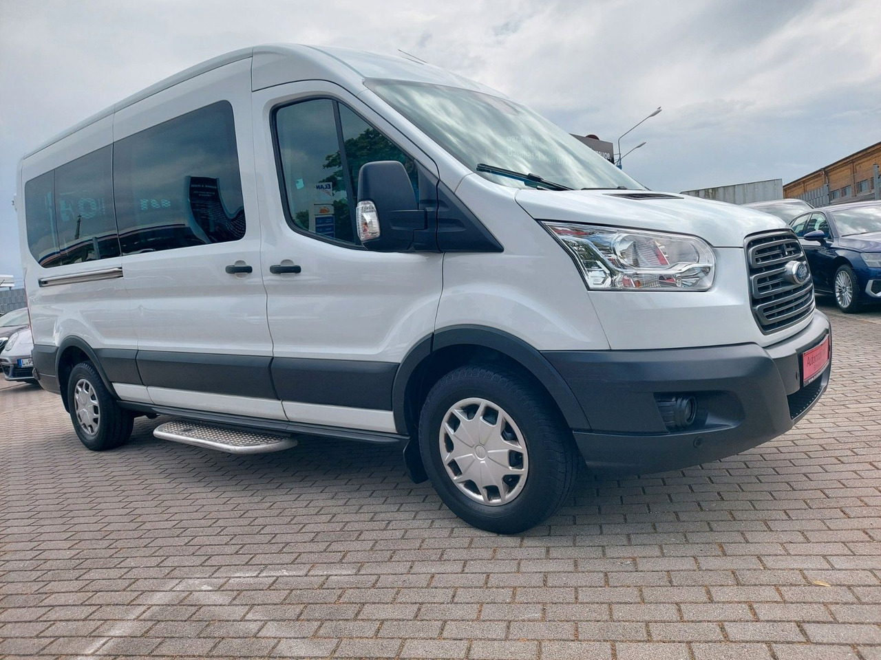 Ford Transit Kombi 350 L3 hoch Trend Rollstuhl Lift - Van penumpang: gambar 4 Ford Transit Kombi 350 L3 hoch Trend Rollstuhl Lift - Van penumpang: gambar 4