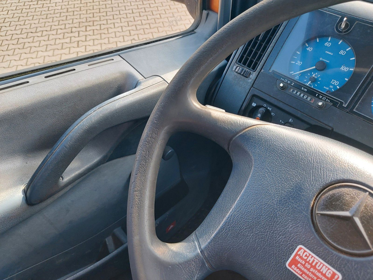 Platform udara yang dipasang di truk Mercedes-Benz ATEGO 1323 HUBSTEIGER WUMAG WT220H: gambar 15 Platform udara yang dipasang di truk Mercedes-Benz ATEGO 1323 HUBSTEIGER WUMAG WT220H: gambar 15