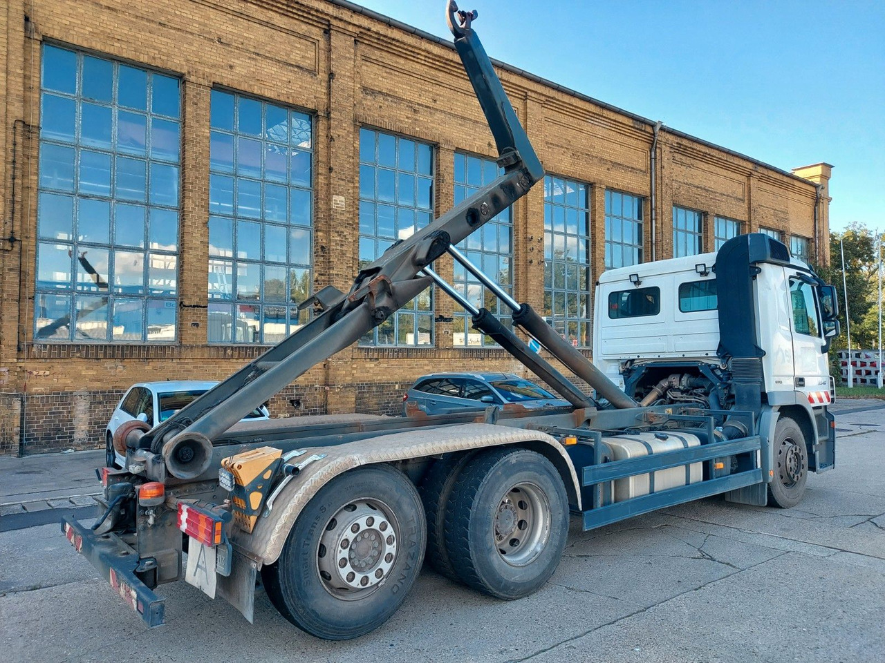 Mercedes-Benz Actros 6-Zyl. 2546 ABROLLKIPPER MEILER - Hook lift: gambar 1 Mercedes-Benz Actros 6-Zyl. 2546 ABROLLKIPPER MEILER - Hook lift: gambar 1