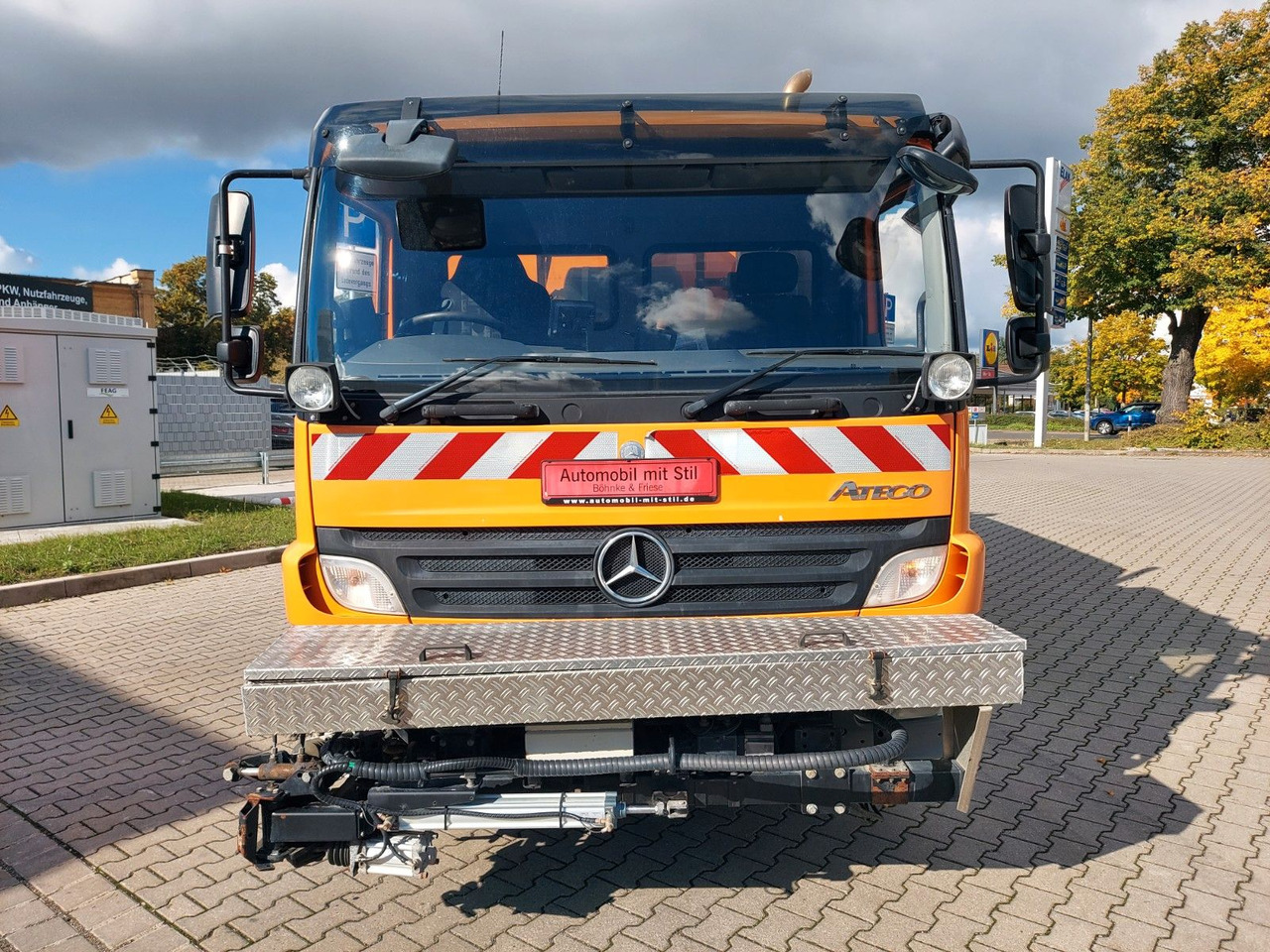 Mercedes-Benz Atego 2 6-Zyl. 4x2 1324 Schmidt SK 600 Klima - Penyapu jalan: gambar 3 Mercedes-Benz Atego 2 6-Zyl. 4x2 1324 Schmidt SK 600 Klima - Penyapu jalan: gambar 3