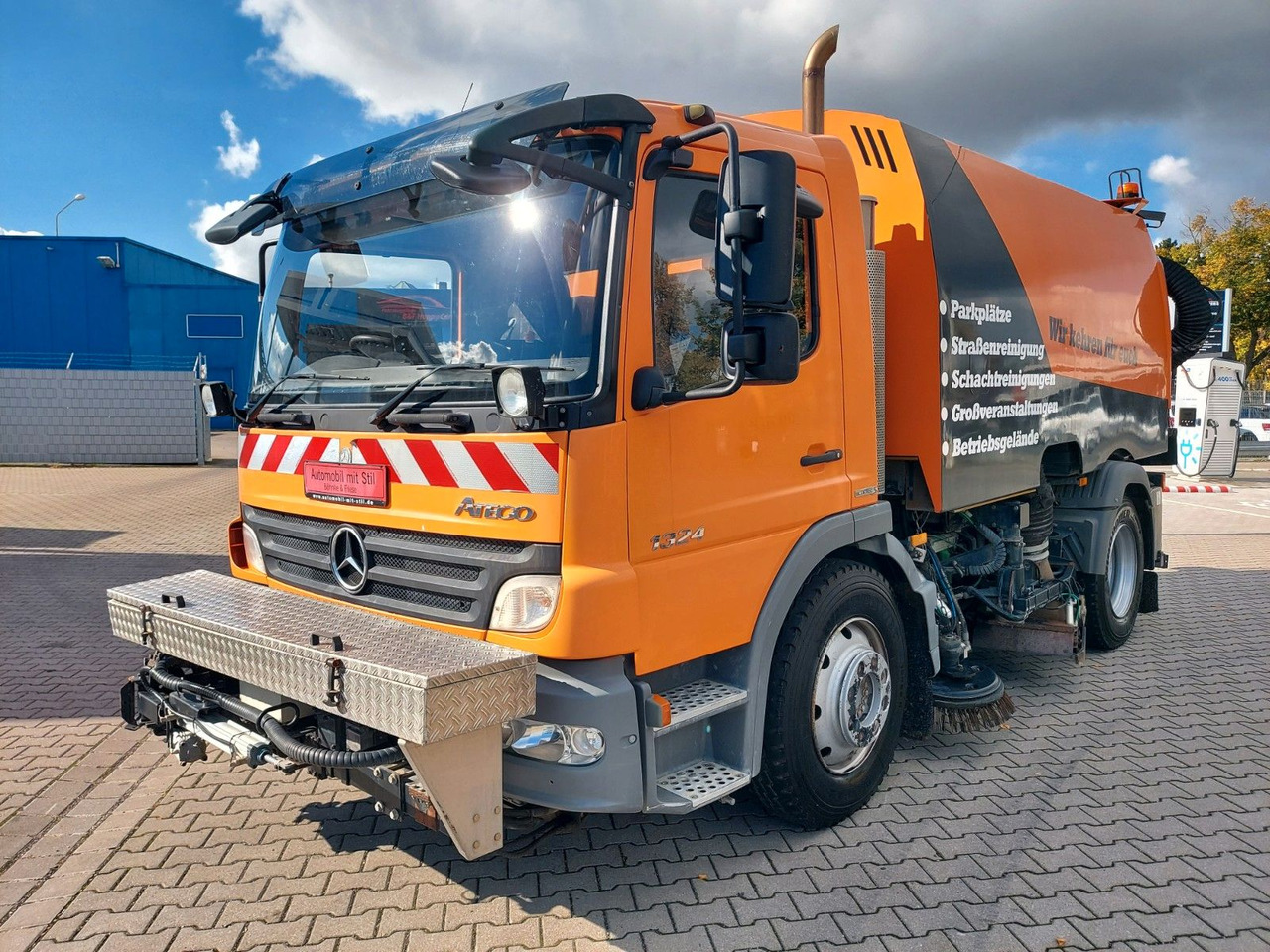 Mercedes-Benz Atego 2 6-Zyl. 4x2 1324 Schmidt SK 600 Klima - Penyapu jalan: gambar 1 Mercedes-Benz Atego 2 6-Zyl. 4x2 1324 Schmidt SK 600 Klima - Penyapu jalan: gambar 1