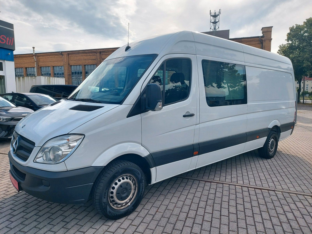 Mercedes-Benz Sprinter II Kasten 316 CDI MIXTO 6 SITZER MAXI - Van penumpang: gambar 4 Mercedes-Benz Sprinter II Kasten 316 CDI MIXTO 6 SITZER MAXI - Van penumpang: gambar 4