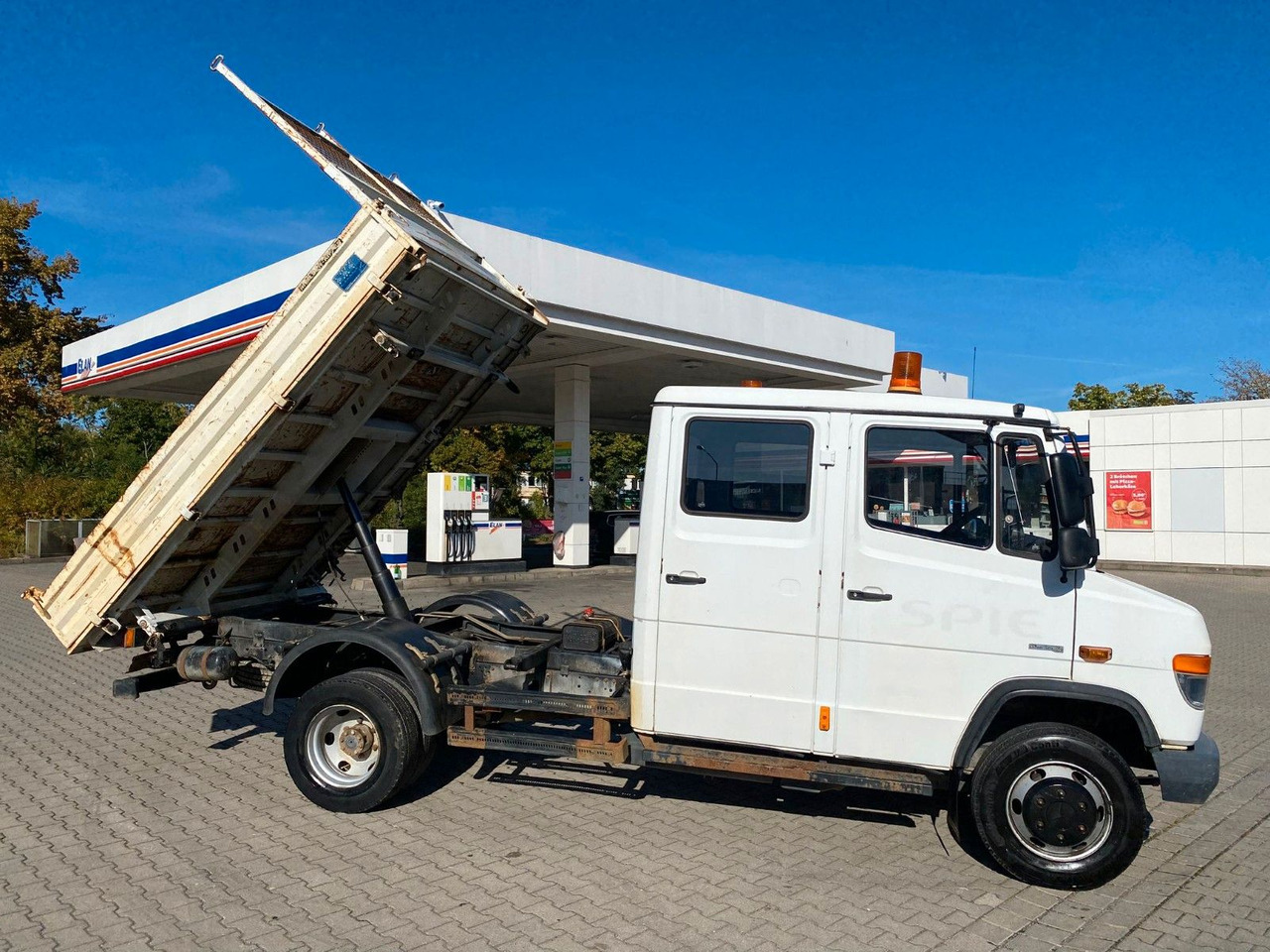 Mercedes-Benz VARIO 816D Doka 3 Seiten Kipper Meiller - Van jungkit, Van kombi: gambar 1 Mercedes-Benz VARIO 816D Doka 3 Seiten Kipper Meiller - Van jungkit, Van kombi: gambar 1