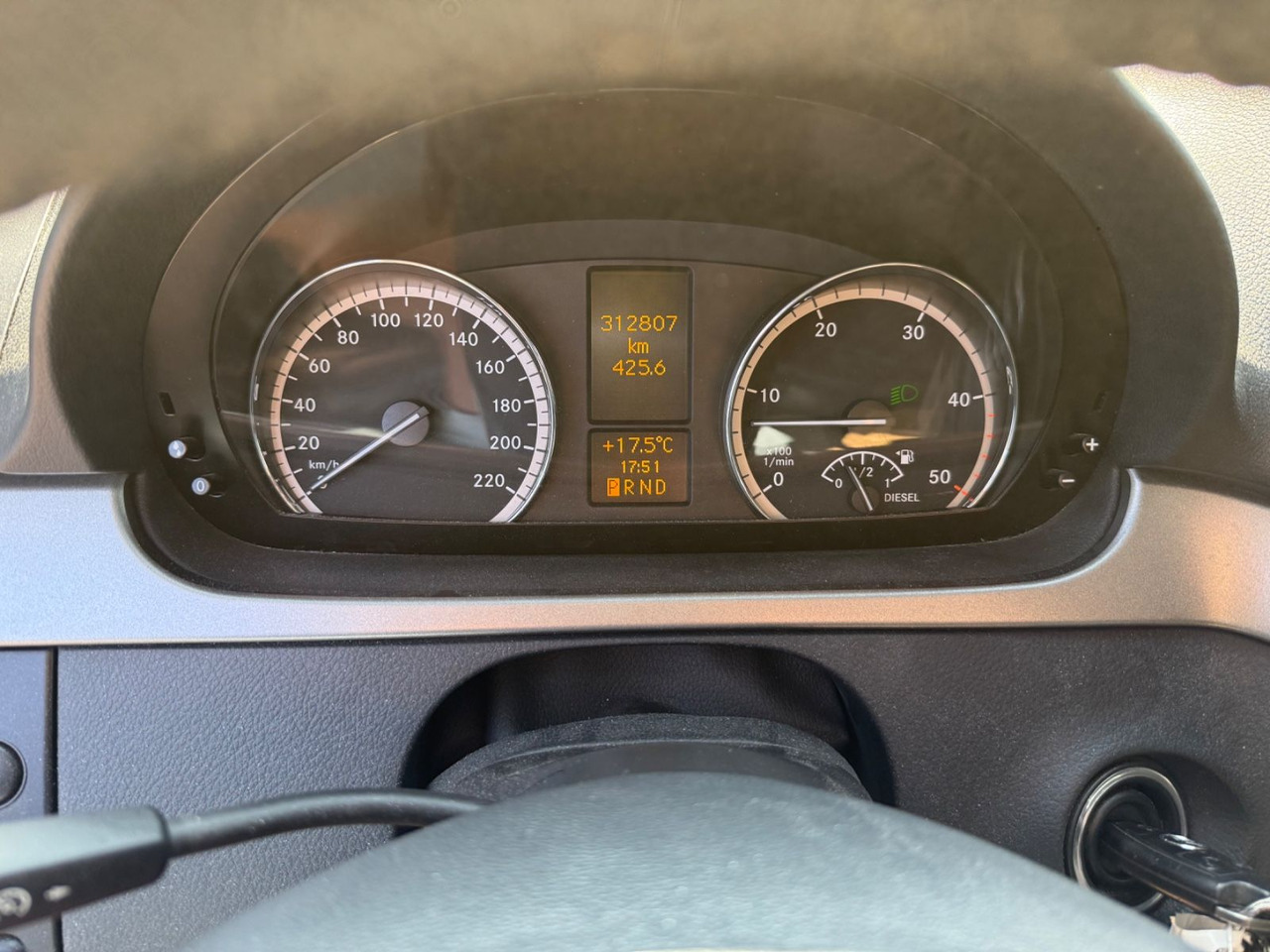Mercedes-Benz Vito Mixto 122 CDI Extra lang V6 XENON NAVI AHK - Van penumpang: gambar 3 Mercedes-Benz Vito Mixto 122 CDI Extra lang V6 XENON NAVI AHK - Van penumpang: gambar 3