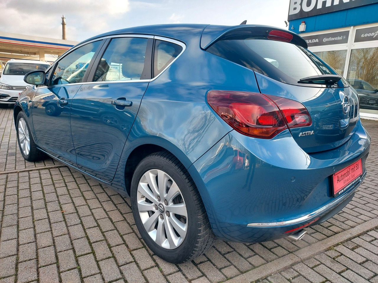 Opel Astra J Lim. 5-trg. Exklusiv Sound Navi Sitzheiz - Mobil sedan: gambar 4 Opel Astra J Lim. 5-trg. Exklusiv Sound Navi Sitzheiz - Mobil sedan: gambar 4