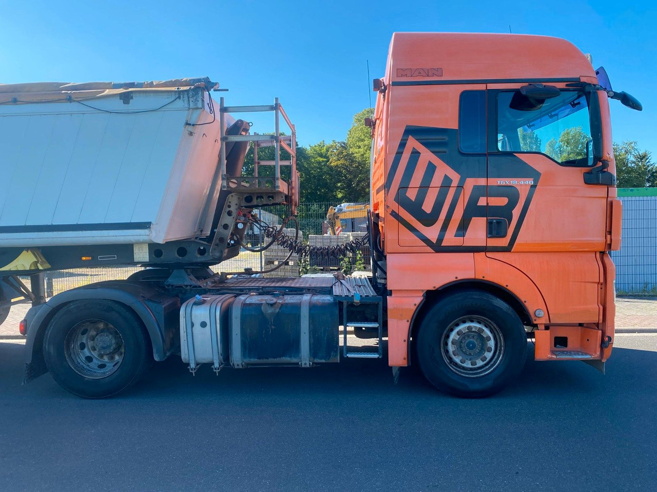 MAN TGX 18.440 4x2 KIPPHYDRAULIK - Tractor head: gambar 1 MAN TGX 18.440 4x2 KIPPHYDRAULIK - Tractor head: gambar 1