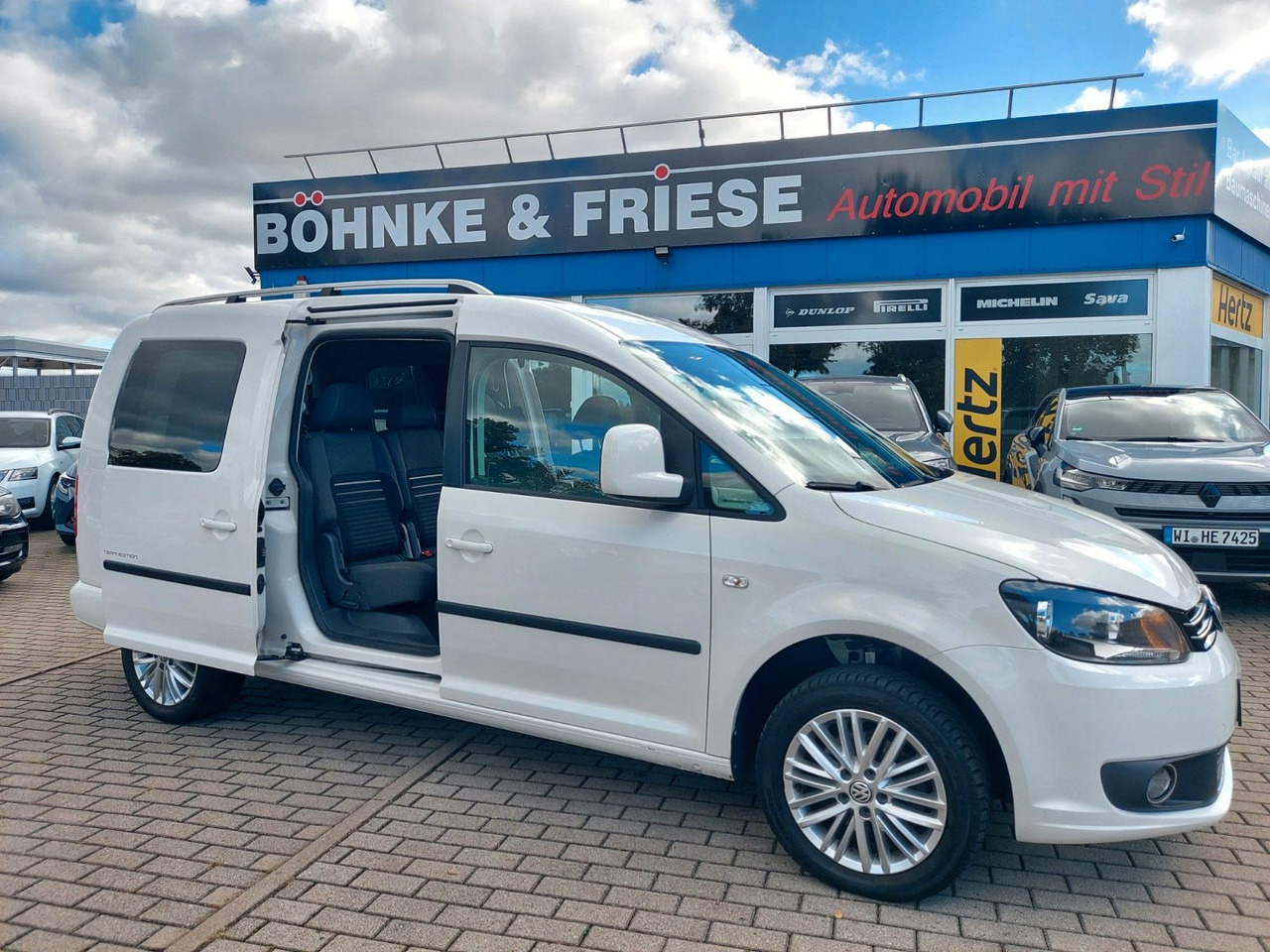 Volkswagen Caddy Kombi Maxi Comfortline 7 Sitze Team - Van penumpang: gambar 1 Volkswagen Caddy Kombi Maxi Comfortline 7 Sitze Team - Van penumpang: gambar 1