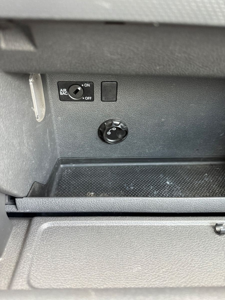 Van penumpang Volkswagen Caddy Maxi KastenKombi 5 SITZER KLIMAA SHZ AHK: gambar 21 Van penumpang Volkswagen Caddy Maxi KastenKombi 5 SITZER KLIMAA SHZ AHK: gambar 21