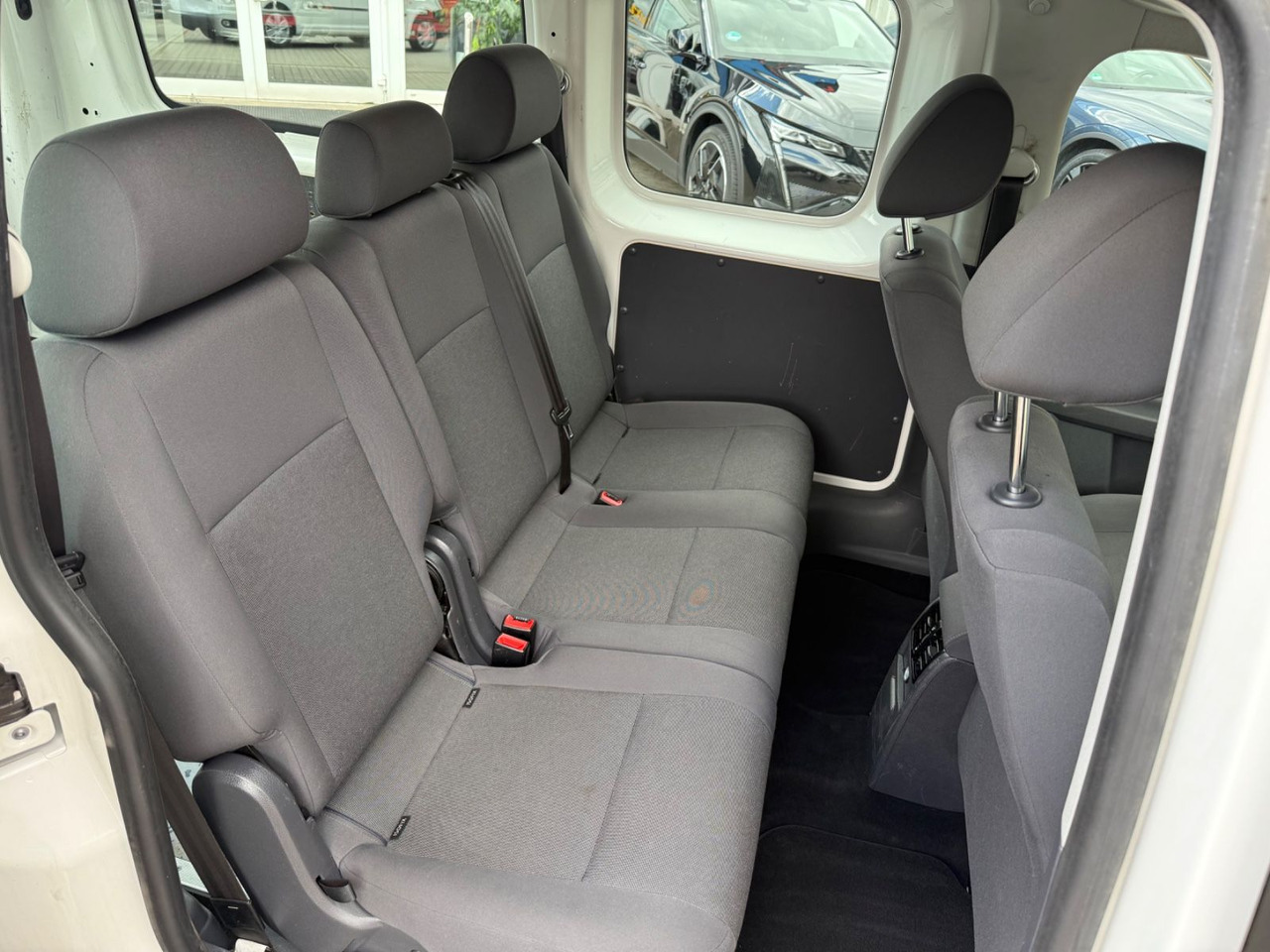 Van penumpang Volkswagen Caddy Maxi KastenKombi 5 SITZER KLIMAA SHZ AHK: gambar 13 Van penumpang Volkswagen Caddy Maxi KastenKombi 5 SITZER KLIMAA SHZ AHK: gambar 13