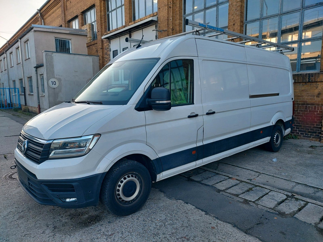 Volkswagen Crafter Kasten 35 lang Hochdach 4MOTION Maxi - Van penumpang: gambar 2 Volkswagen Crafter Kasten 35 lang Hochdach 4MOTION Maxi - Van penumpang: gambar 2