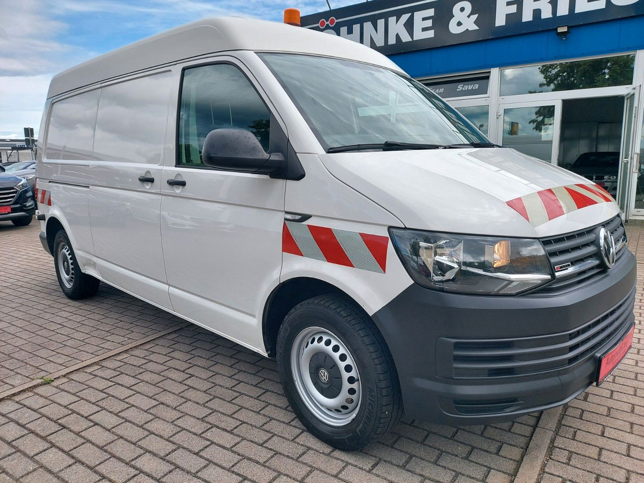 Volkswagen T6 Transporter Kombi Kasten 4x4 hoch lang Klima - Van penumpang: gambar 2 Volkswagen T6 Transporter Kombi Kasten 4x4 hoch lang Klima - Van penumpang: gambar 2
