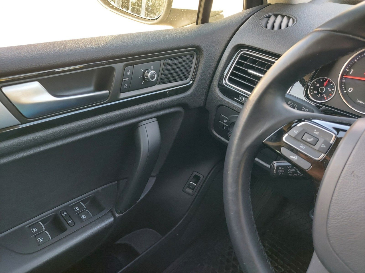 Mobil SUV Volkswagen Touareg V6 TDI Xenon Leder DAB Luft Standheiz: gambar 17