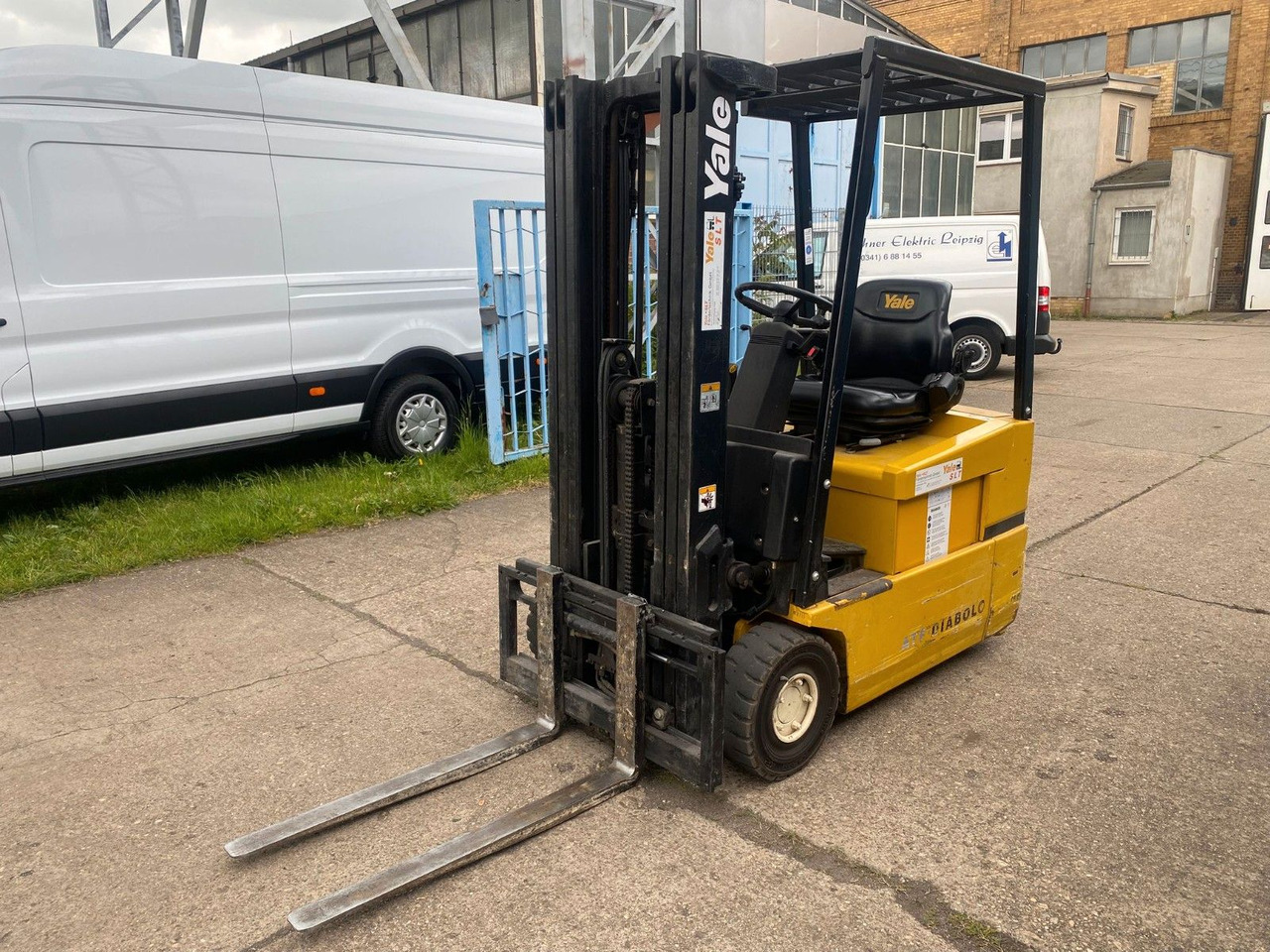 Yale Stapler ERP16ATF E1980 48Volt 1550kg - Forklift listrik: gambar 5 Yale Stapler ERP16ATF E1980 48Volt 1550kg - Forklift listrik: gambar 5