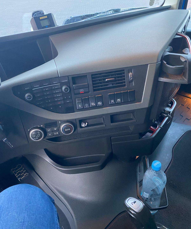 Tractor head Volvo FH 500 XL: gambar 11 Tractor head Volvo FH 500 XL: gambar 11