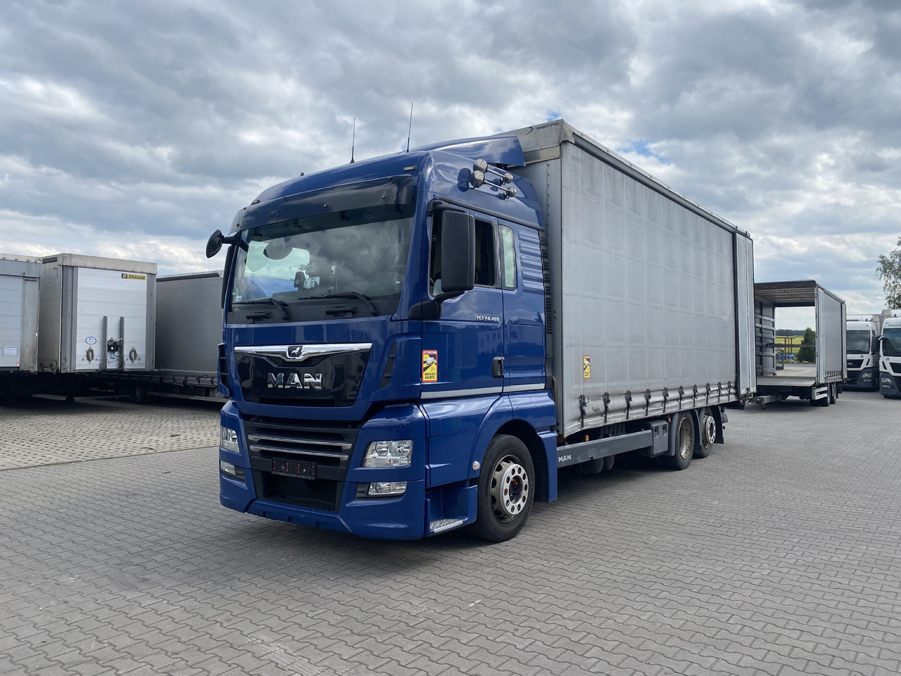 MAN TGX - Truk dengan terpal samping: gambar 3 MAN TGX - Truk dengan terpal samping: gambar 3