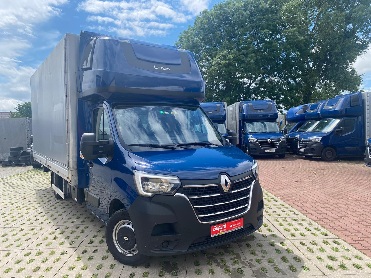 Renault Master - Van dengan terpal samping: gambar 1 Renault Master - Van dengan terpal samping: gambar 1