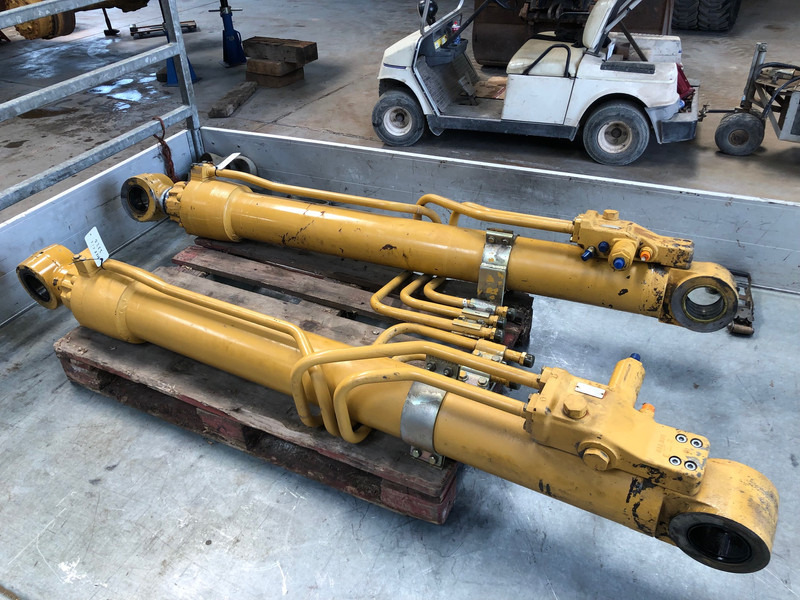 Caterpillar 322B Boomcylinder OEM 1184166 - Hidrolika: gambar 1 Caterpillar 322B Boomcylinder OEM 1184166 - Hidrolika: gambar 1