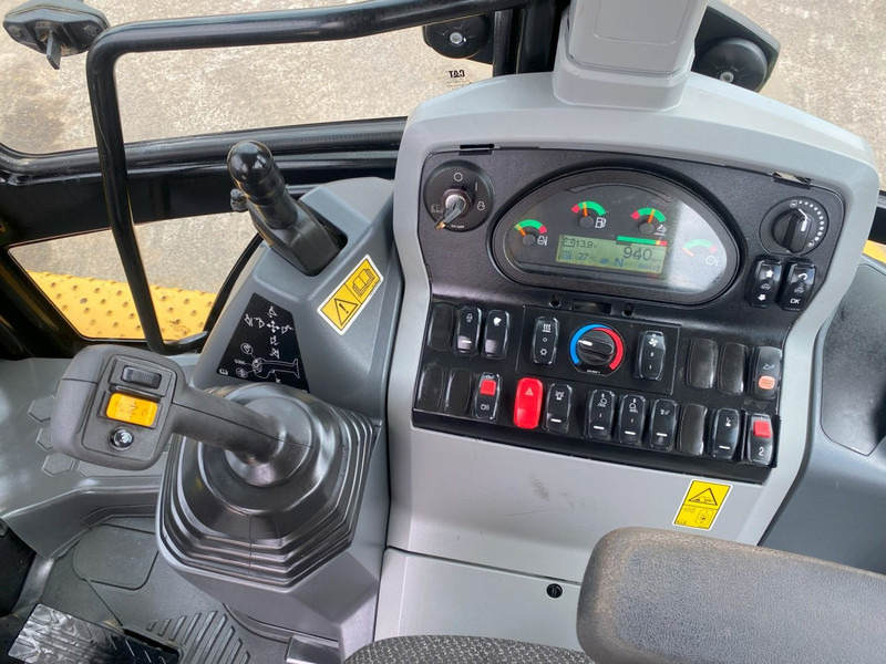 Caterpillar 432F2 NVT - Backhoe loader: gambar 4 Caterpillar 432F2 NVT - Backhoe loader: gambar 4